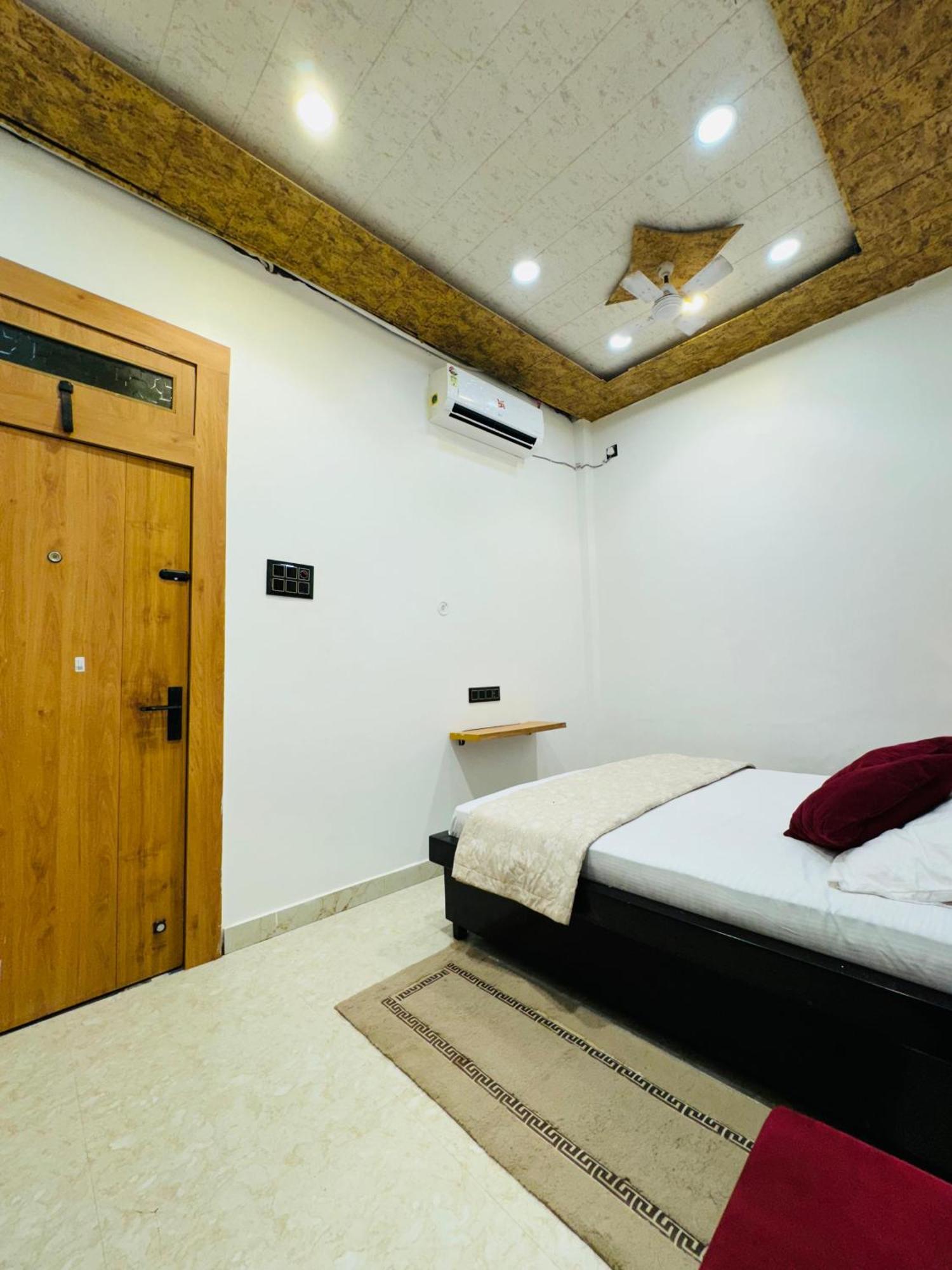 Aura Homestay Варанасі Екстер'єр фото